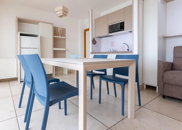 別荘 Beachside Retreat *